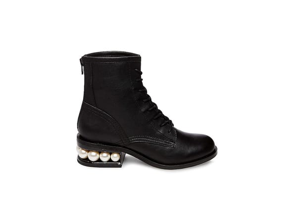 STEVE MADDEN Black Madden lace up boots with pearls in sole